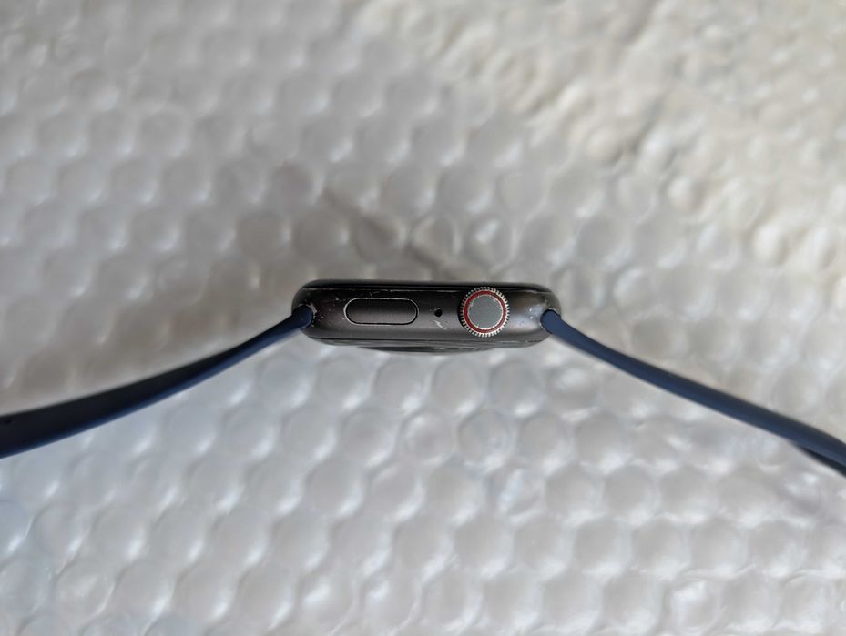 справні Apple Watch Series SE 44 mm б/в без блокувань