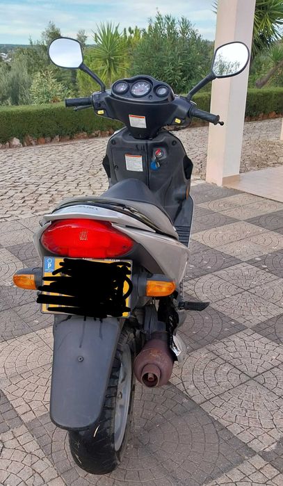 Scooter SUZUKI 50 cilindrada