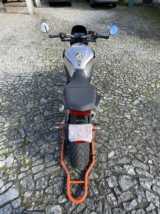 Honda CB 650 RA como nova