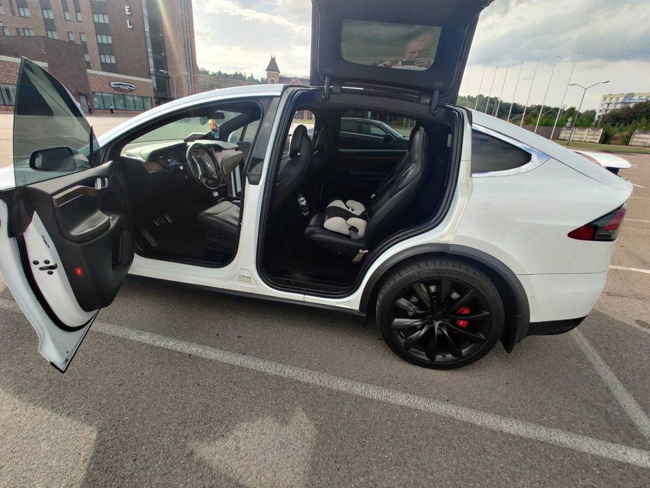 Сдается в аренду авто Tesla Model X 100D 2018 | Батарея 100 кВт·г | Чудовий стан