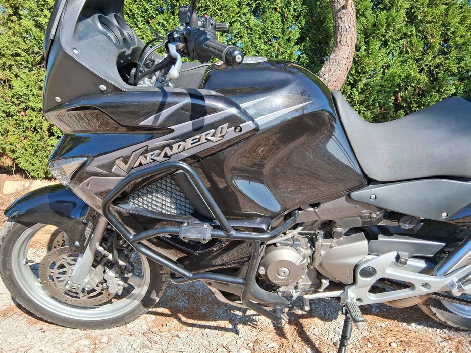 Vendo Honda Varadero 1000 cc, com ABS.  13000 km, como nova.