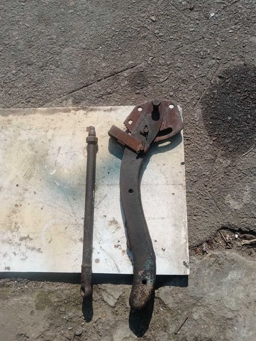 Продам лобовое стекло  на Москвич - 401