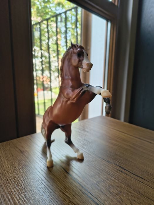 Breyer Classics 947 - Koń mustang srebrno-gniady
