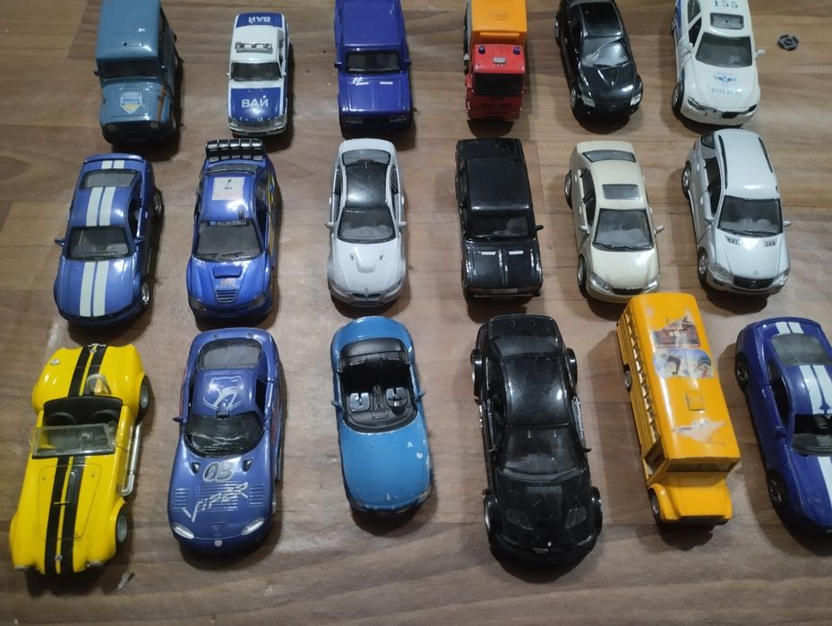 Продам Машинки железні