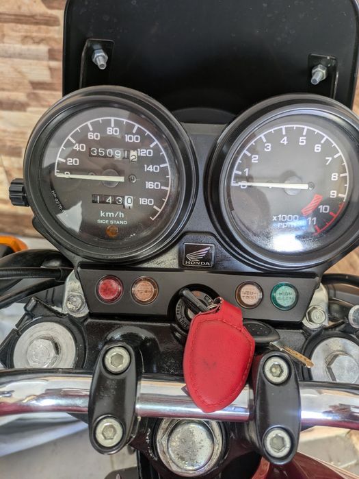 Honda CB 750 Sevenfifty restaurada