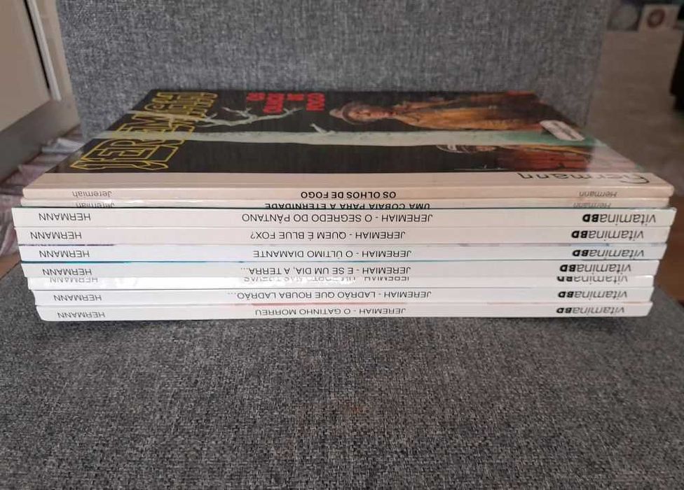 Nove livros da coleção Jeremiah,