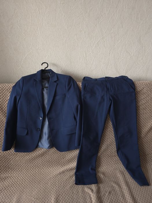 Garnitur chłopięcy 134,  1 raz założony, koszula gratis