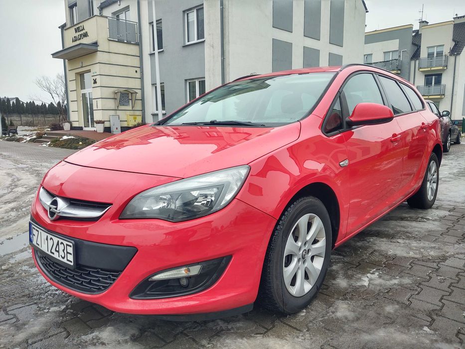 opel astra J LIFT 2013r 1.4 benz 101 KM SUPER STAN TECH 151 tyś km