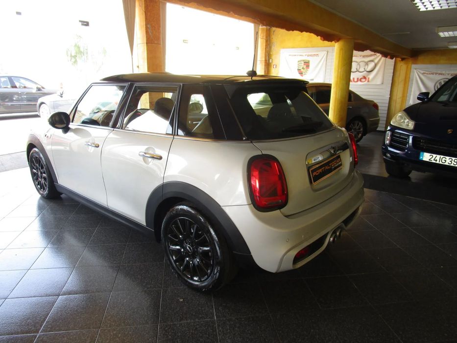 MINI 5 Portas Cooper SD Sport Aut. Seven