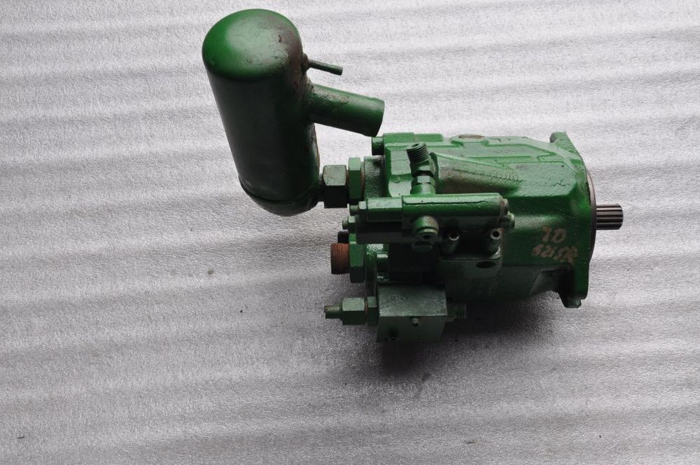 POMPA HYDRAULICZNA JOHN DEERE 6215R NR 02427949C