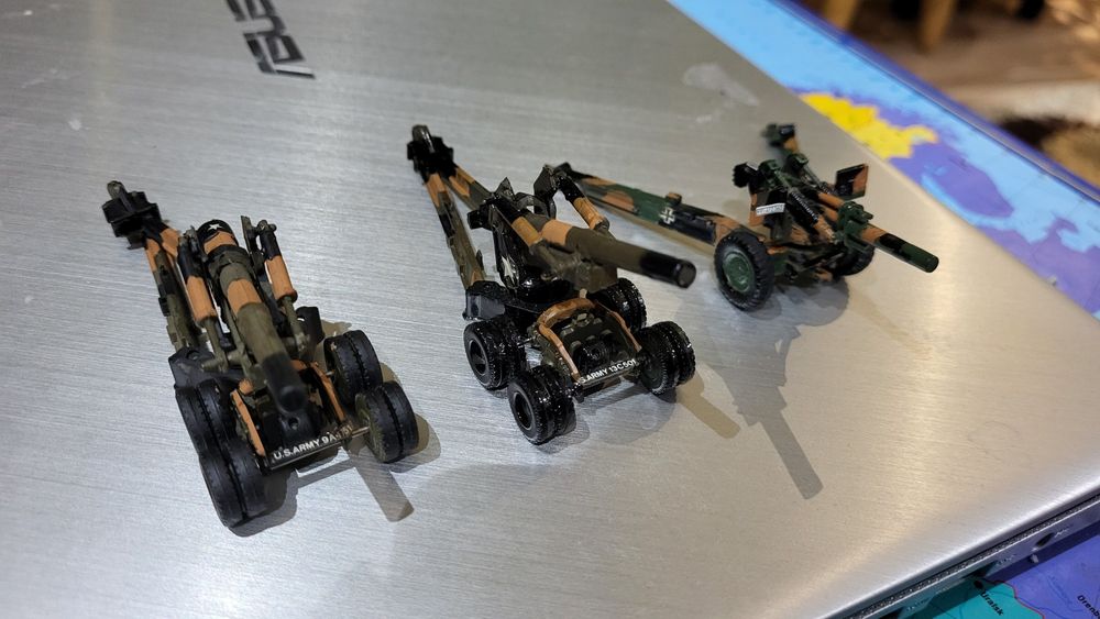 3 działa firmy ROCO w skali 1 87