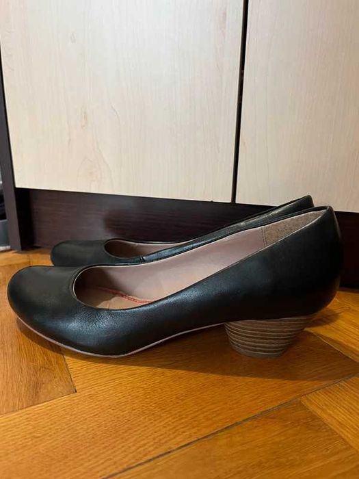 Buty na stabilnym obcasie 39 Lazzarini