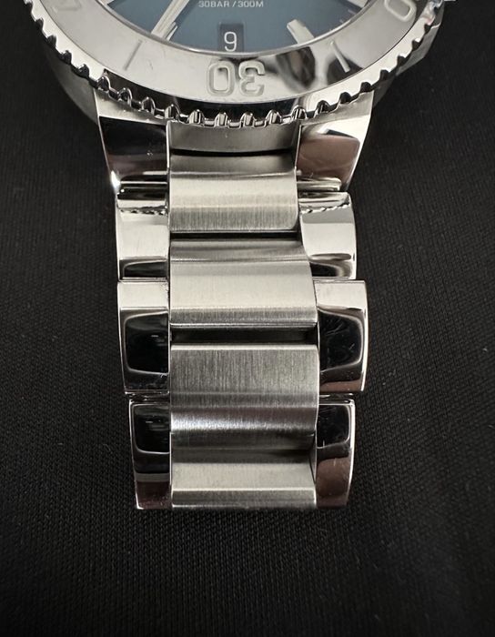 Zegarek Automatyczny Oris Aquis 39,5mm Tungsten Sellita