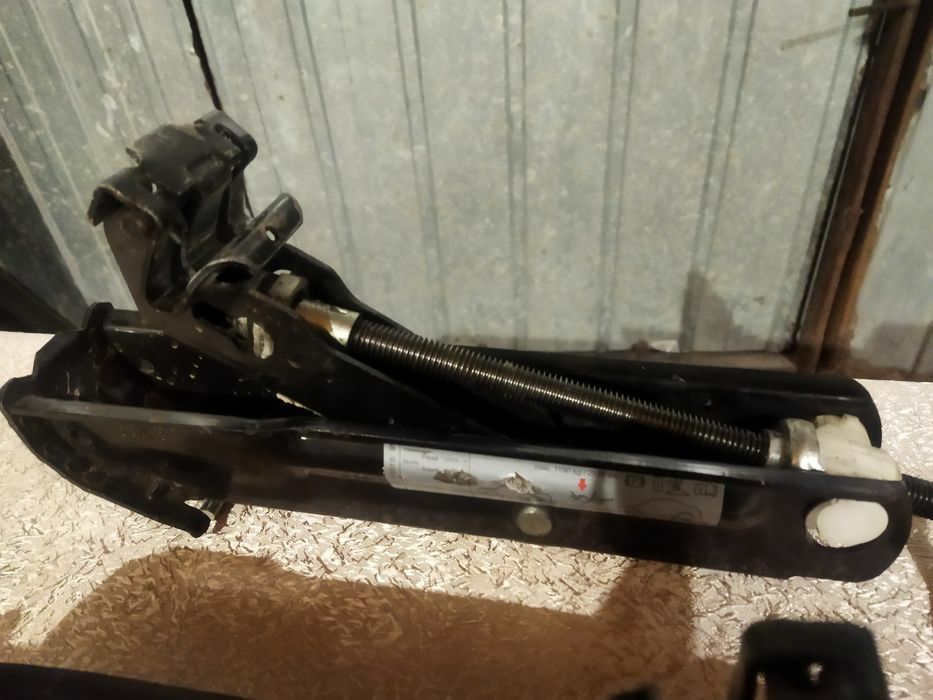 Домкрат  на Volkswagen Skoda Audi Seat