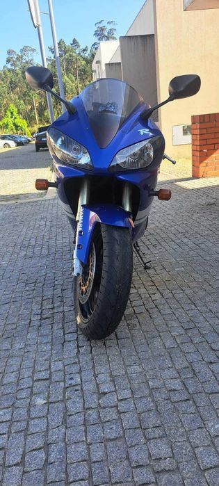 Yamaha YZF R1 (1999) – Clássica em Bom Estado