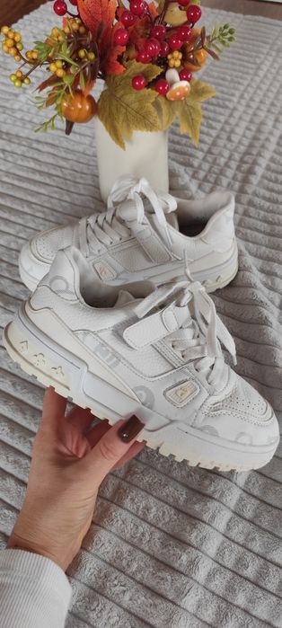 Buty sportowe dla dziewczynki 36