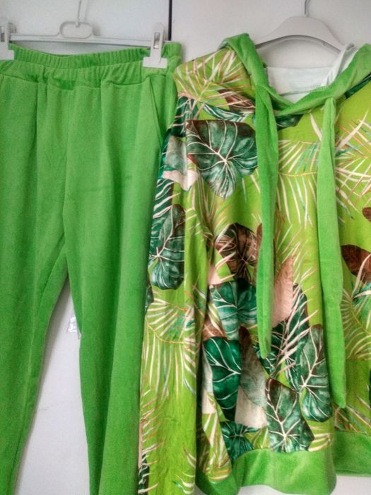 Nowy z metką śliczny duży dres welurowy