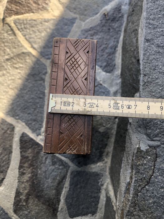 Цікава старовинна скринька