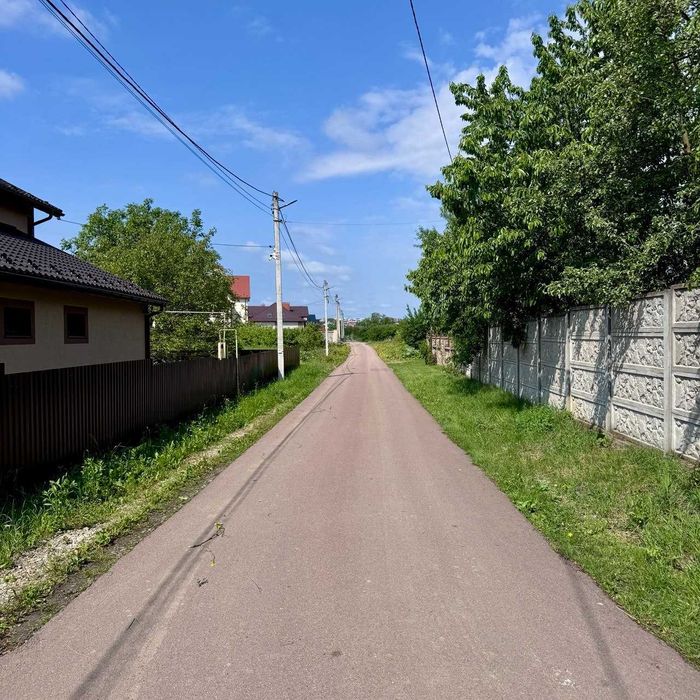 Продаж земельної ділянки в центральній частині с.Клузів
