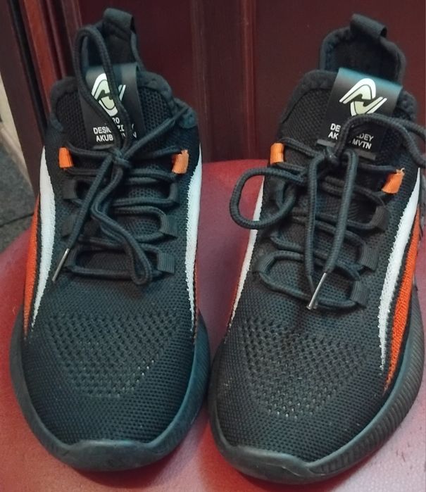 Продам кроссівки-сітка