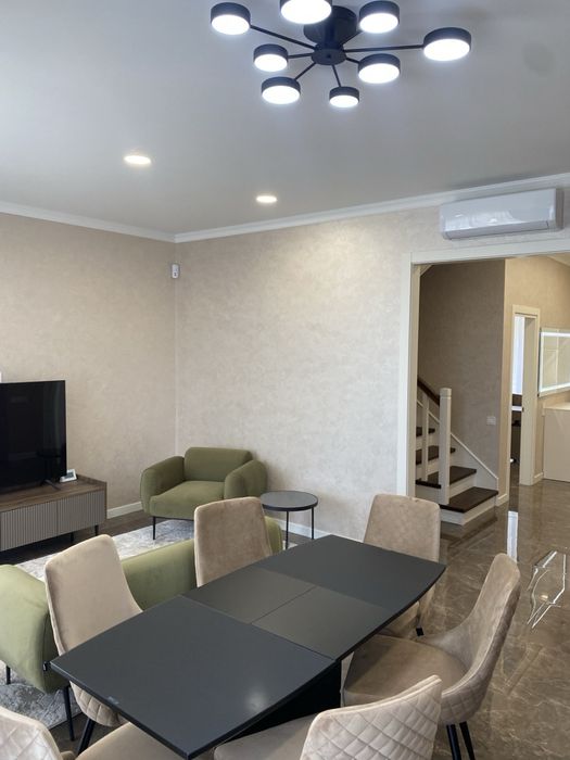 Оренда будинок - таунхаус м.Киів , Соломянський район.