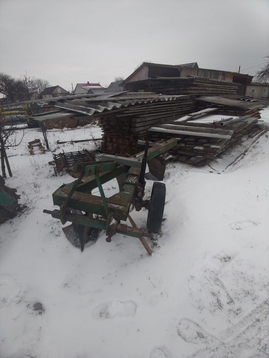 Продам плуг плн 3 35 0деський в хорошому стані, все в оригіналі деталі