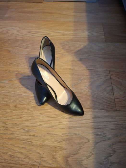 Buty czółenka firmy Wojas rozmiar 39