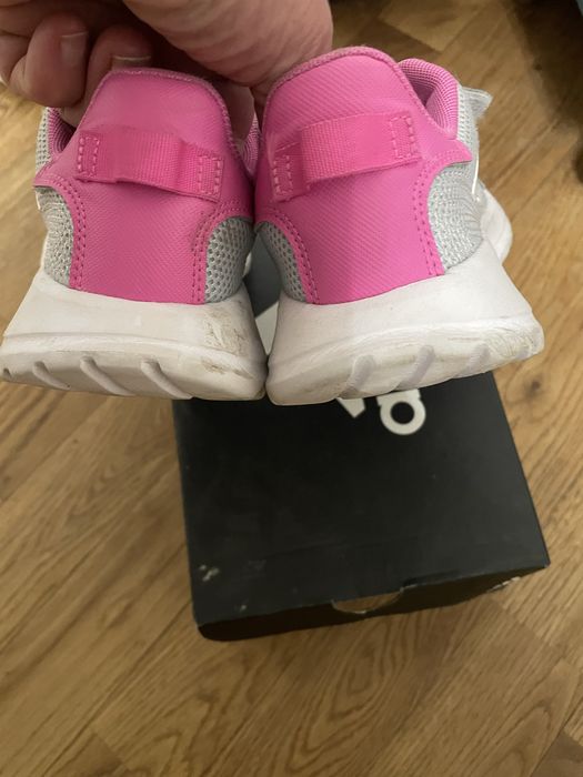 Buty sportowe Adidas roz 33 lekkie