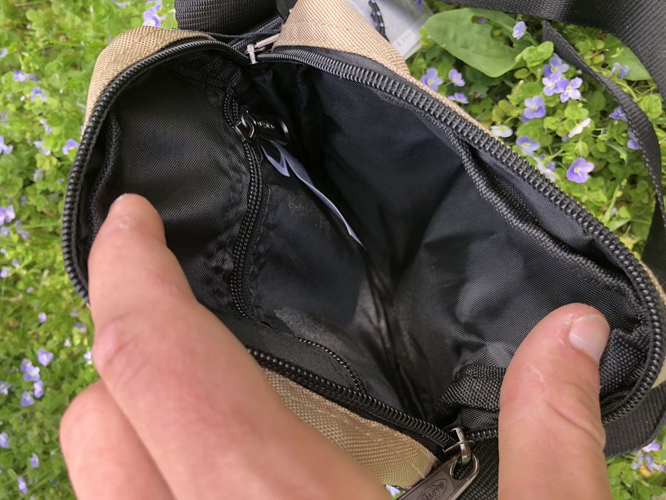 Барсєтка Eastpak