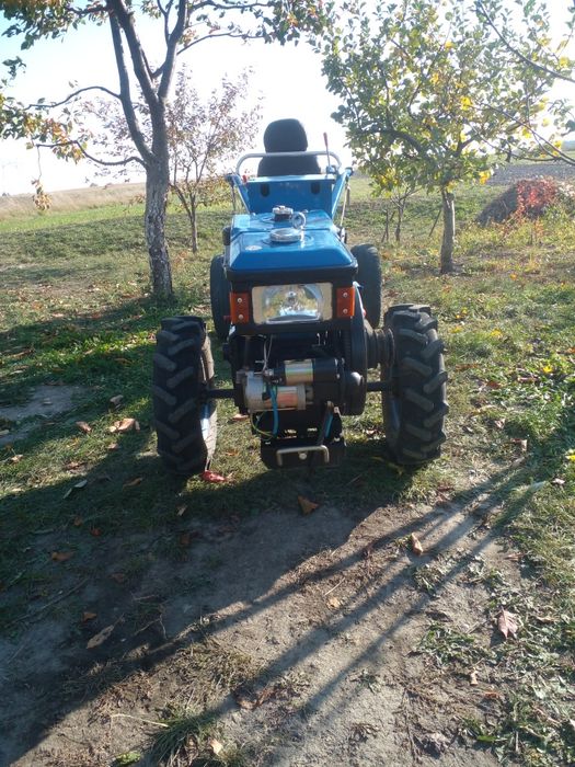 Продам мотоблок зубр 12