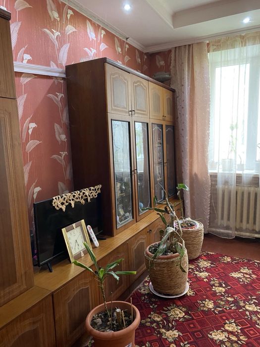 Продам 2 кім квартиру у центрі біля парку Вовка Андрія