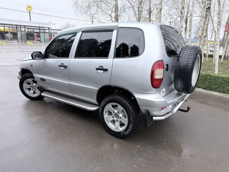 Chevrolet  Niva 4#4  1.7 г/б 2007г