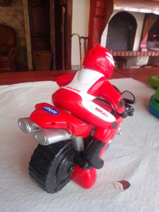 Moto da marca Chico442278663276482561