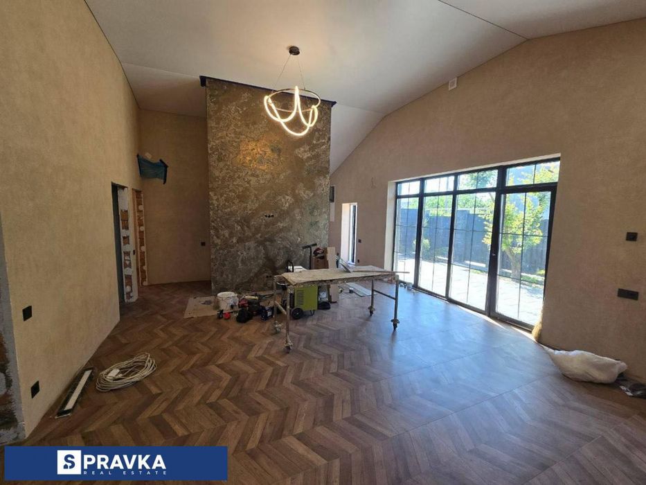 Продам дом в Фонтанке с ремонтом