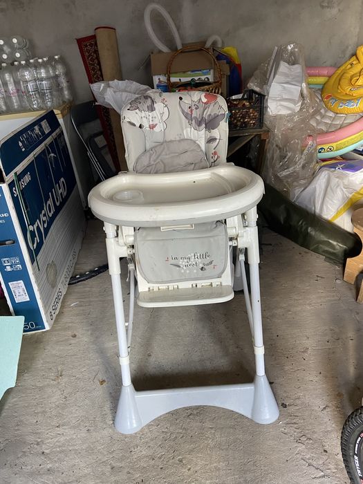 Стіл для годування