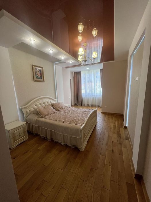 Продам 3 км з гарним ремонтом 105 м2