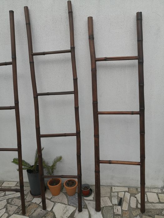 Toalheiro em bambu em escada