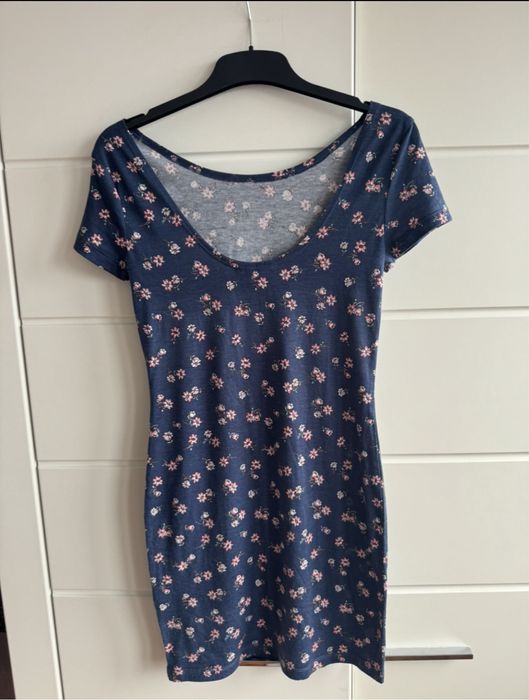 Sukienka w kwiaty sinsay