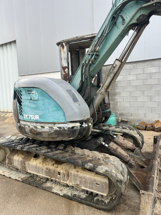 Giratoria kobelco 7,5 ton raio zero