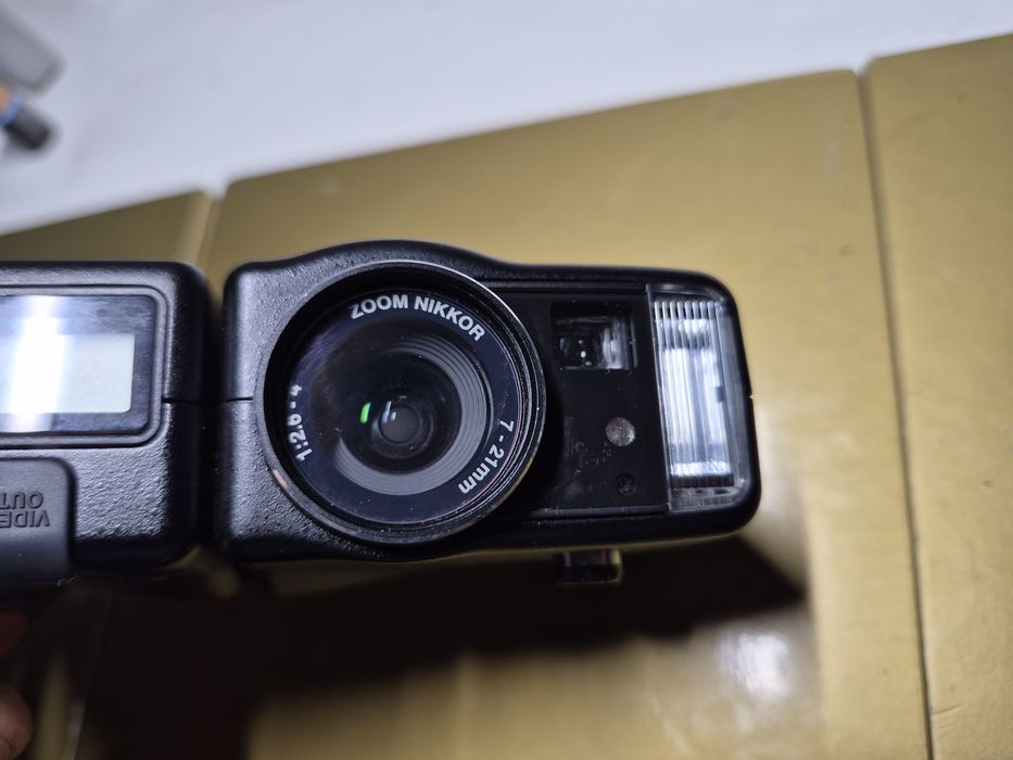 Пленочный фотоаппарат Nikon coolpix 950
