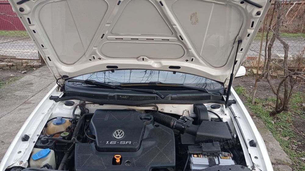 Гольф 4 1,6 2000г