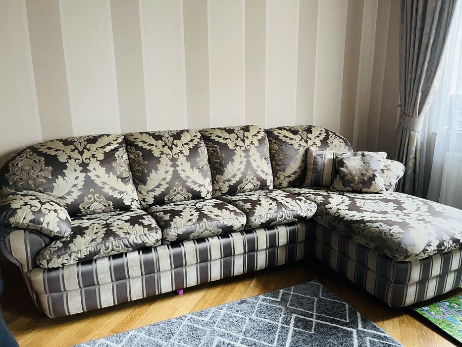 Продам розкладний б/у диван