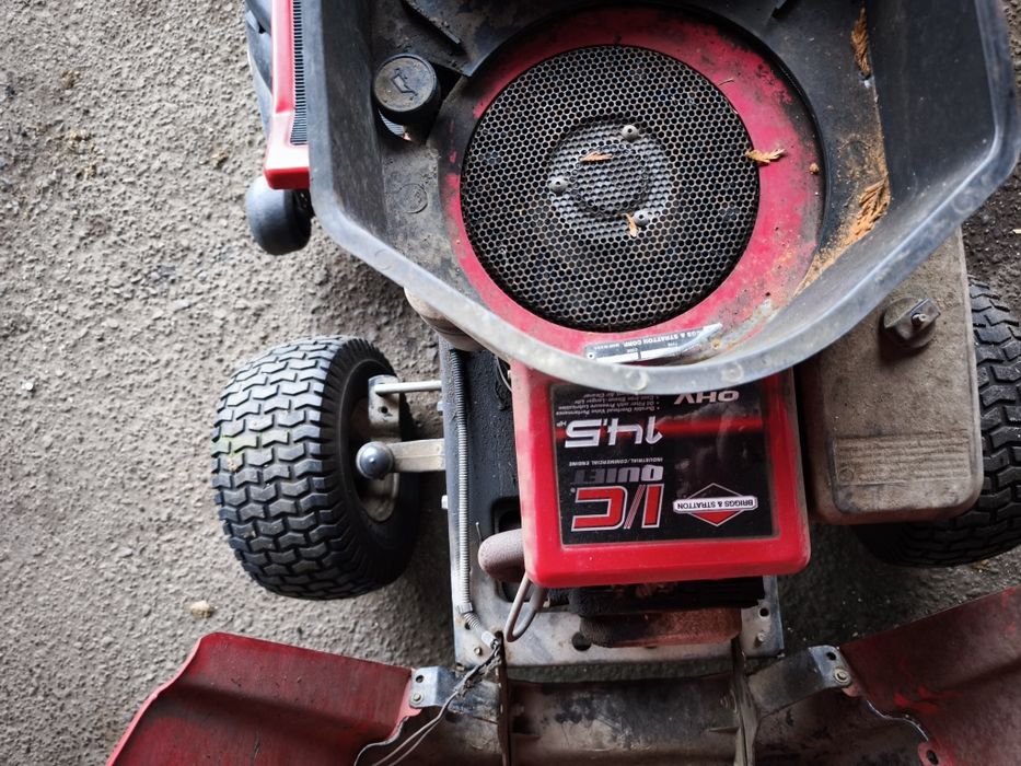 Traktorek Husqvarna Wizard