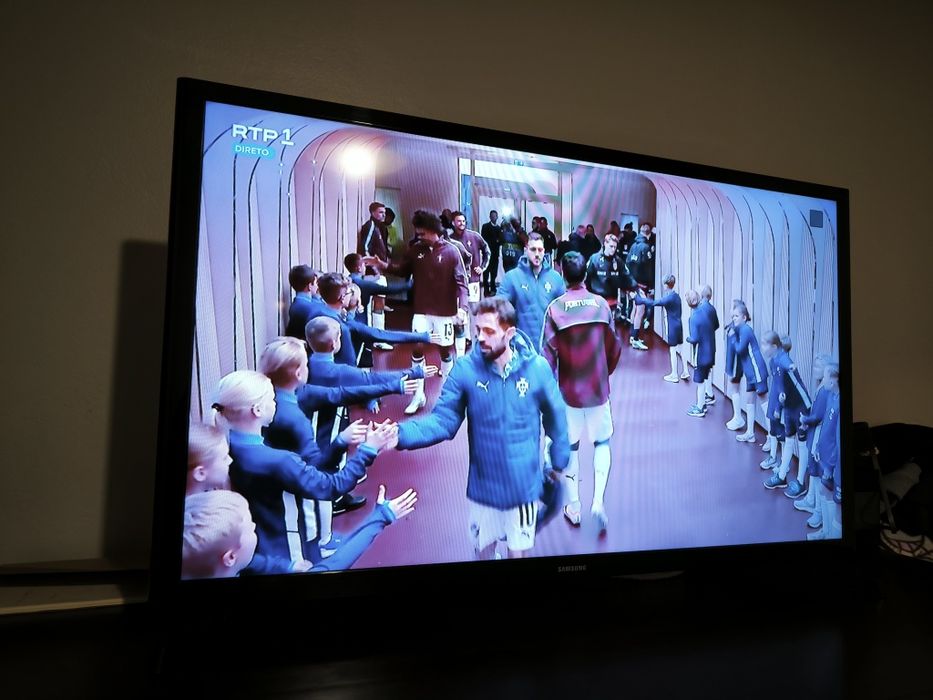 TV Samsung 32" LED HD – Como Nova com Comando Original!