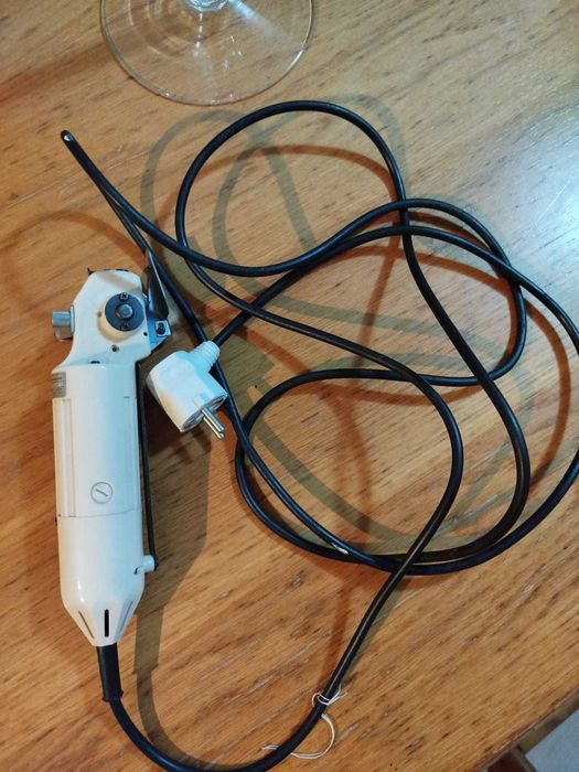 Máquina de Corte Elétrica de Tecidos KM RS-50-Japão-Excelente Estado