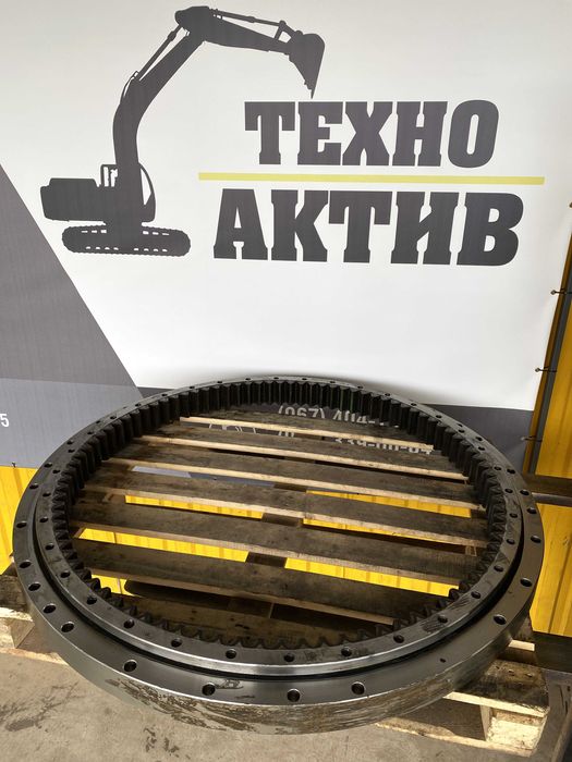 Поворотний круг екскаватора  CASE CX210B, CX160B, CX160C KRB11710