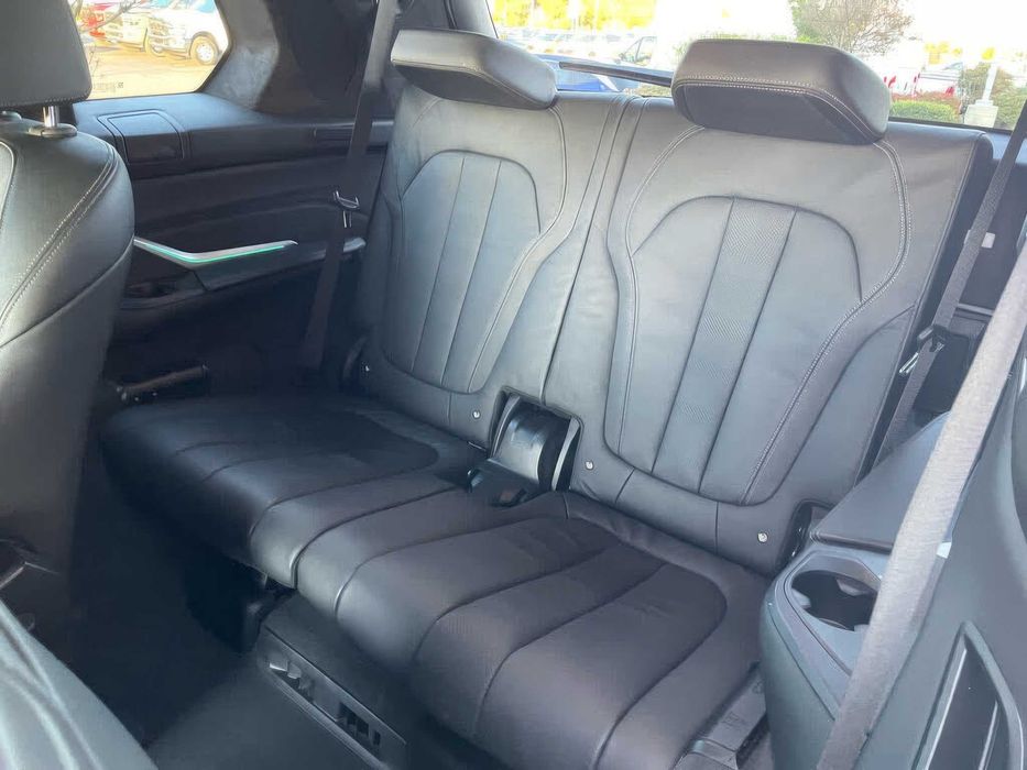 BMW X7 xDrive50i      2019