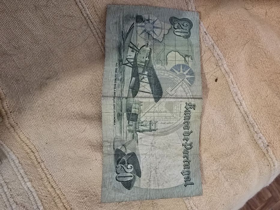 Moedas e notas antigas