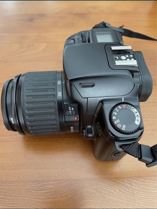 Máquina fotográfica Canon EOS1000F