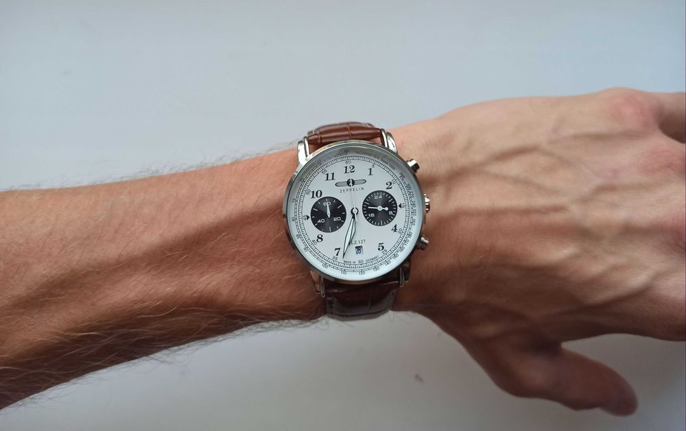 Часы Zeppelin классические